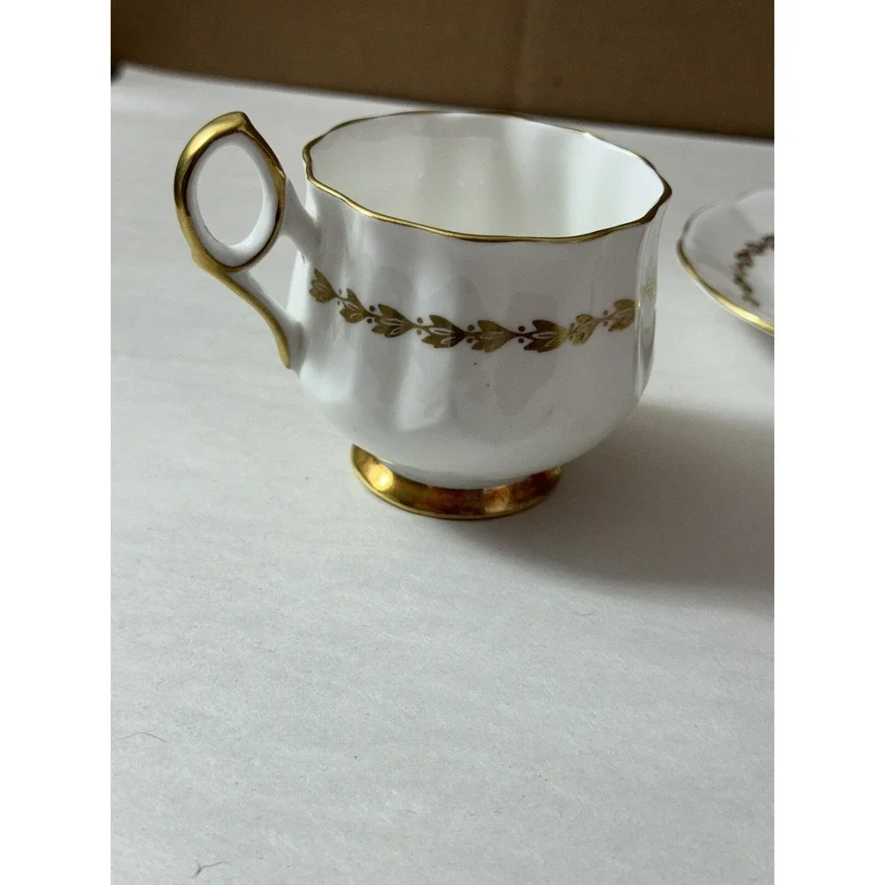 Vintage Elizabethan Fine Bone China‎ Taylor & Kent England Tea Cup & Saucer
